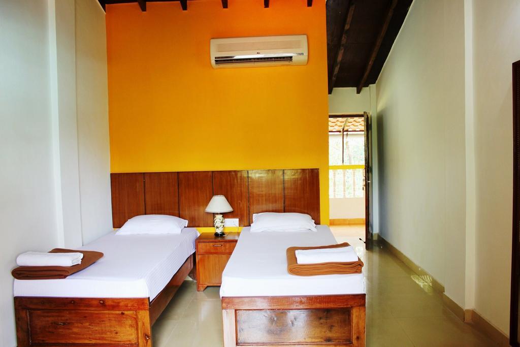Silver Sands Sunshine - Angaara सहारा Candolim